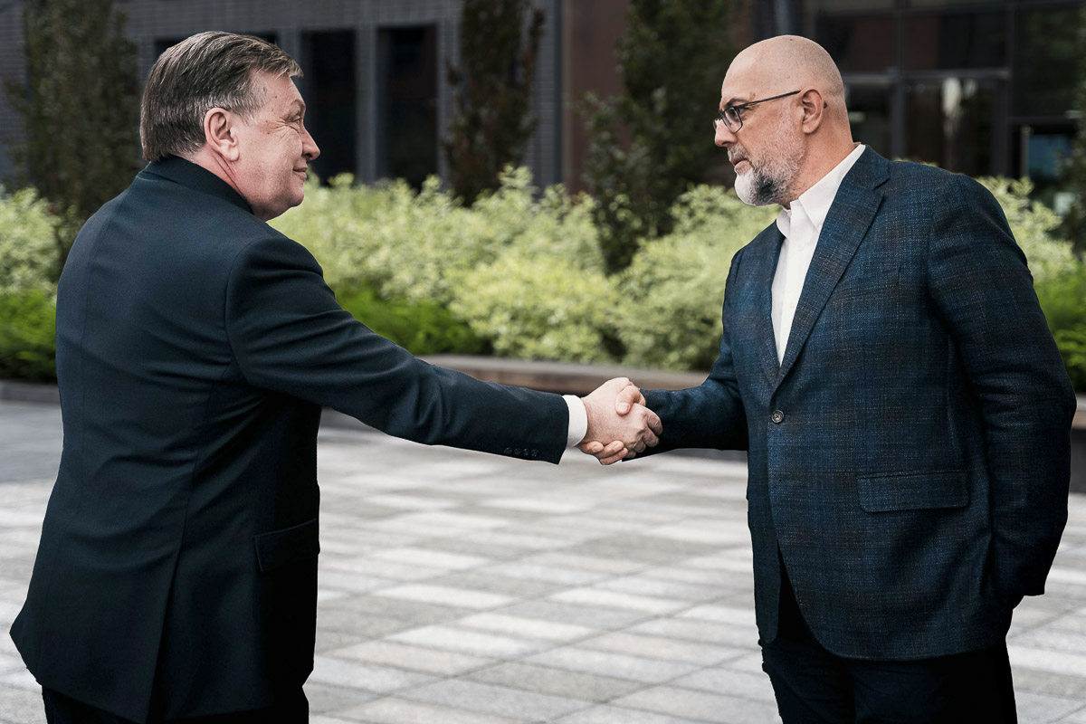 Lehet-e olyan elnöke Romániának,  aki tiszteli a magyarokat? 